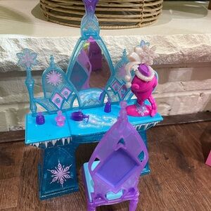 Disney Frozen Snow Glimmer Vanity by Hasbro – Elsa Arendelle, Great Condition